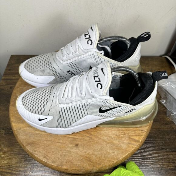 Nike Air Max 270 Shoes Mens Size 11.5 White Black AH8050-100 Running Sneakers - Picture 3 of 9